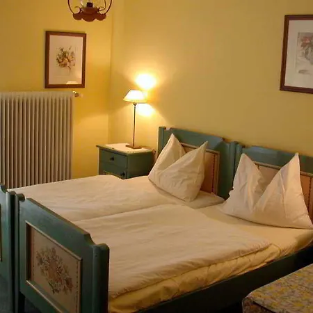 Отель Karlberger 3*